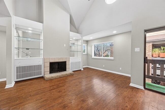 Building Photo - 1114 Augusta Dr