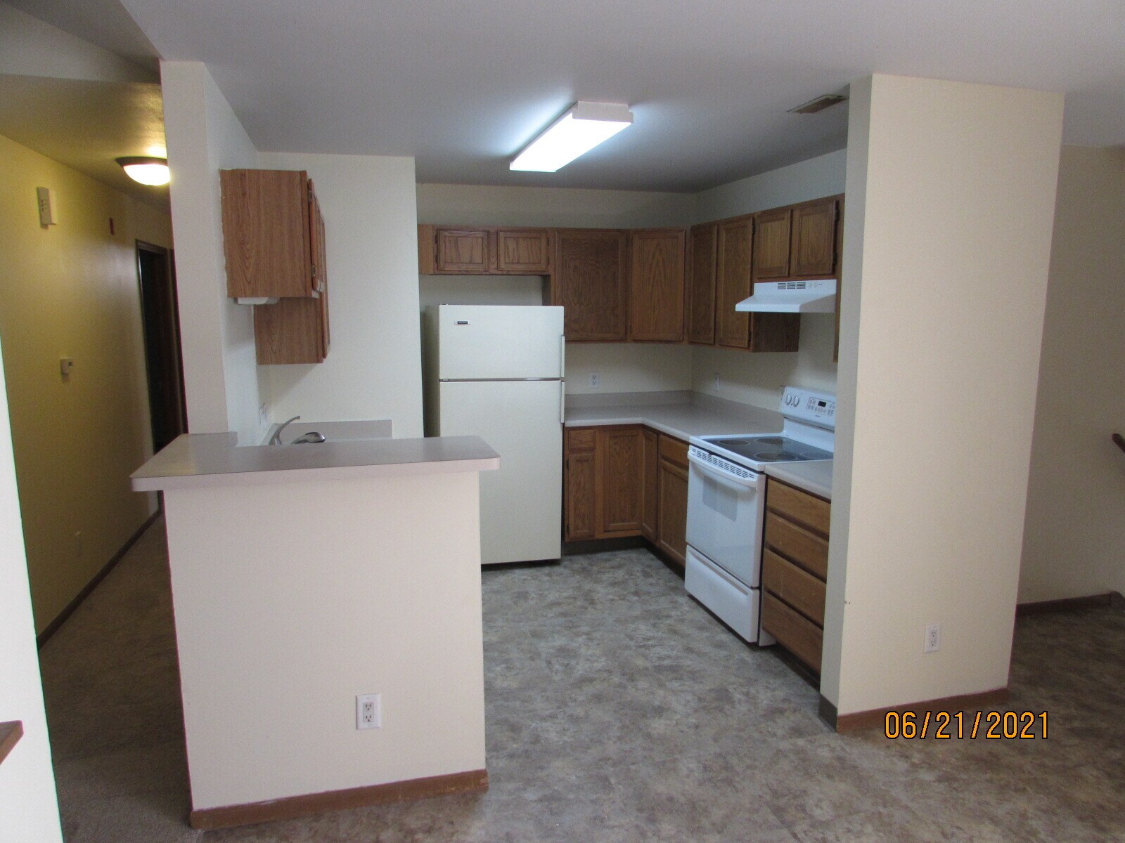 Kitchen - 10 Woodridge Ct