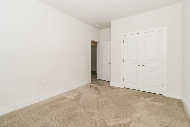 Building Photo - Beautiful two level Condo