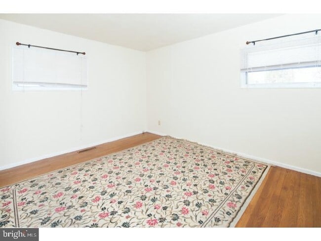 Building Photo - 225 Brennen Dr