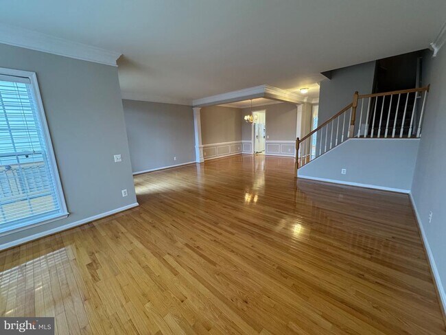 Building Photo - 45776 Mountain Pine Square