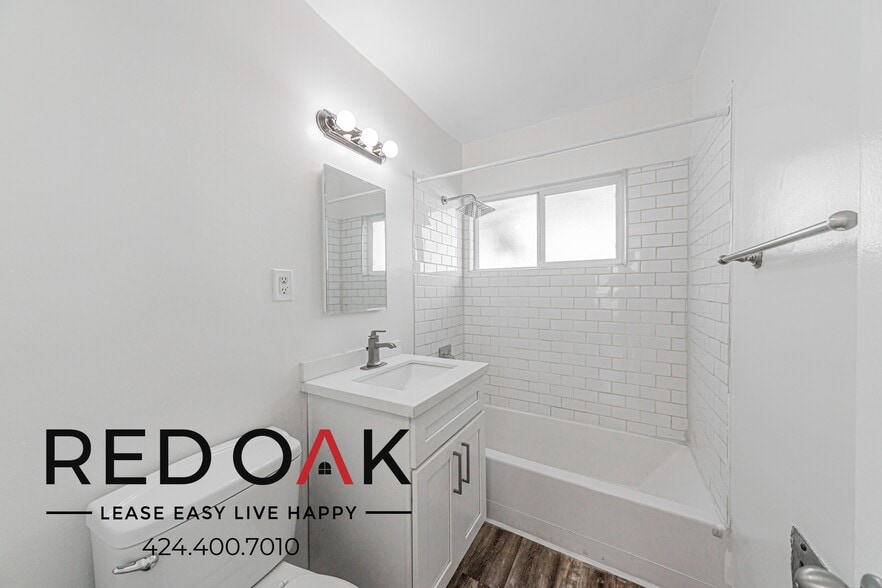 Building Photo - 641 N Serrano Ave