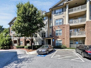 Building Photo - 2 Bed/2 Bath Condo with Washer/Dryer / Pet...