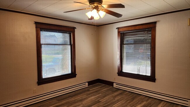 Building Photo - Exquisitely remodeled single-family home, ...