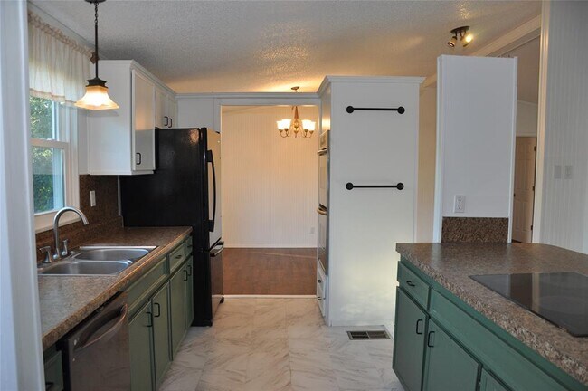 Building Photo - 367 Mesquite St