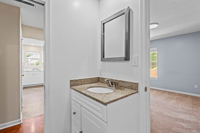 Building Photo - 118 Saddle Chase Ln