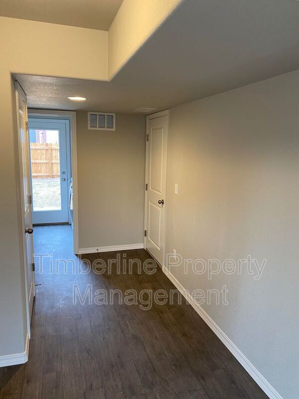 Building Photo - 874 Grissom Dr.