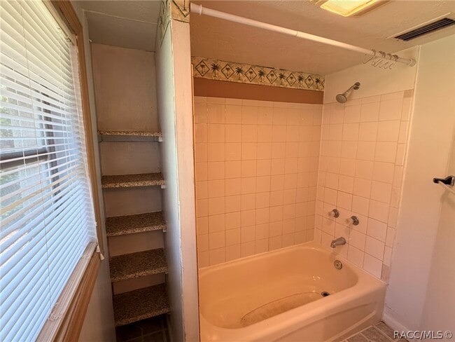 Building Photo - 28 N Davis St