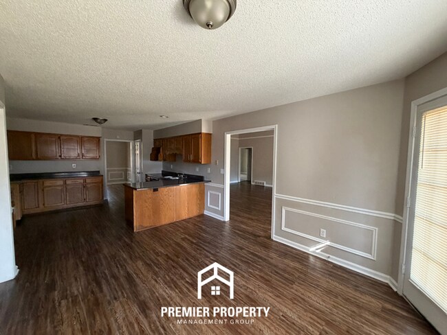 Building Photo - 6351 Oak Walk Ln