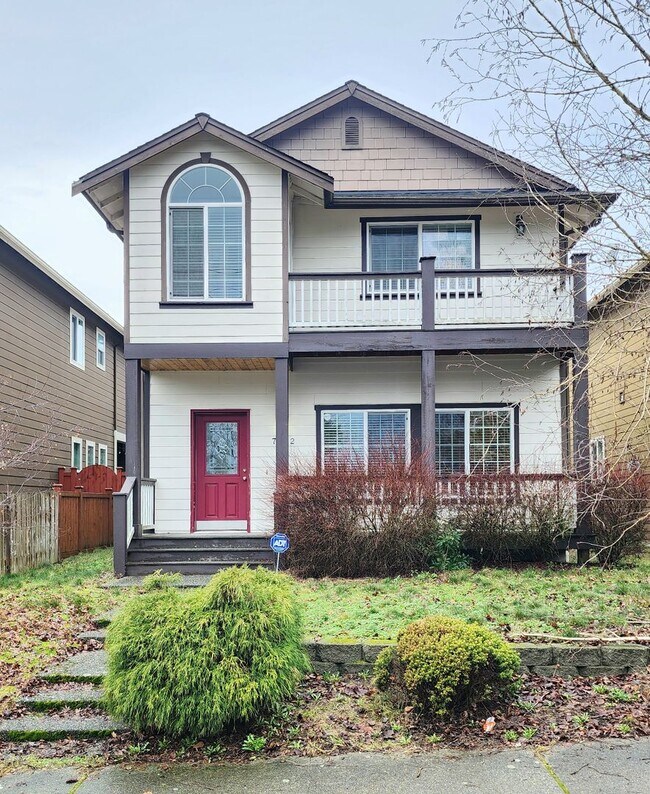 Building Photo - Home in Everett 3 Beds 2.5 bath - Pet Frie...