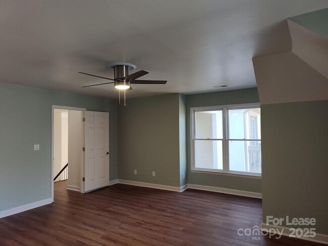 Building Photo - 5206 Dunrobin Ln