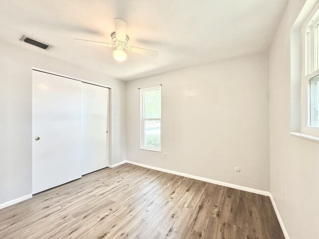 Building Photo - 1501 S Hillcrest Ave