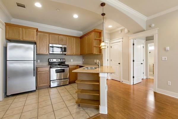 Building Photo - 508 Elmwood Pl