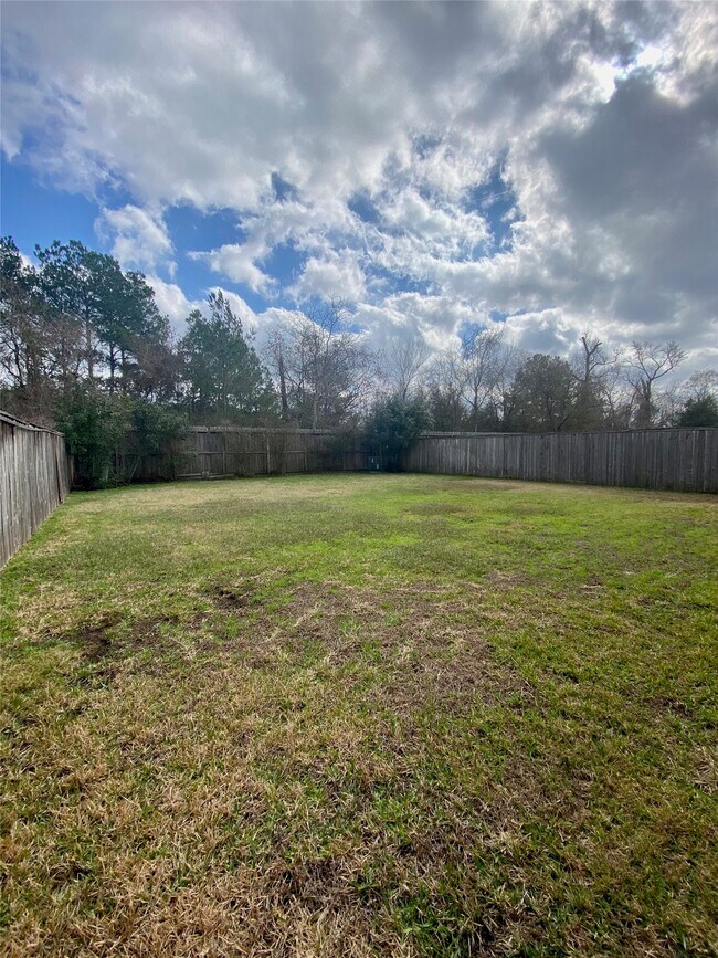 Building Photo - 15 Sagamore Ridge Pl