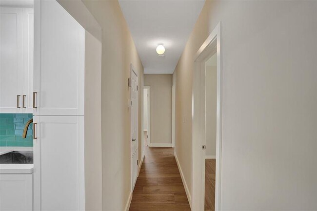 Building Photo - 1222 14th Ct S