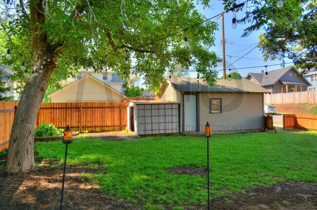 Building Photo - **COMING SOON** Peaceful Perry District Bungalow