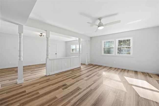 Building Photo - 3400 Elm Creek Dr