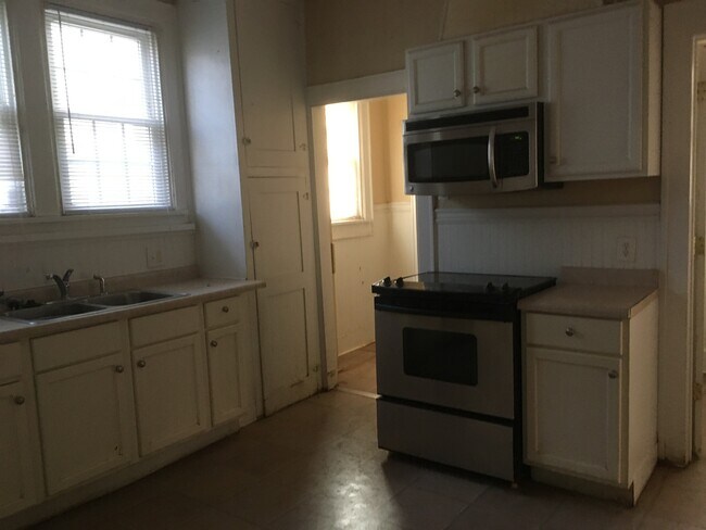 Building Photo - 4104 N College Ave