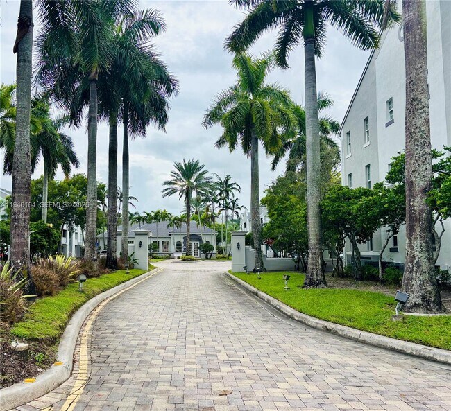 Building Photo - 777 SW 111th Way