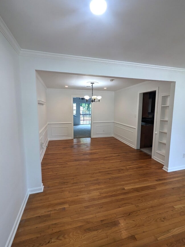 Building Photo - 222 Patrician Dr