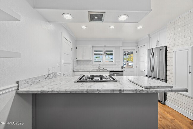 Building Photo - 601 Ivy St