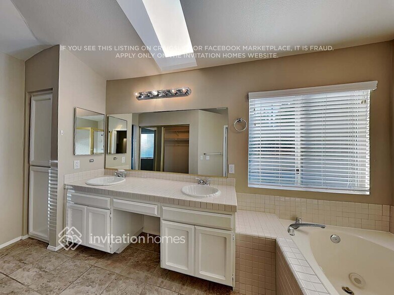 Building Photo - 40181 White Leaf Ln