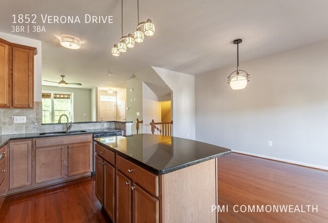 Building Photo - 1852 Verona Dr