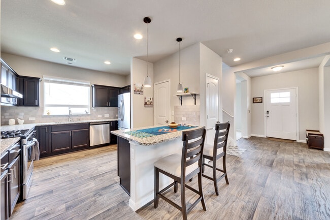 Building Photo - 3422 Couch Dr