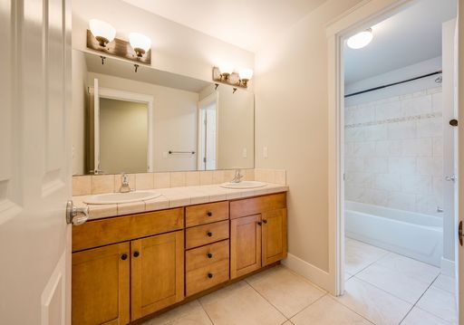 Building Photo - Gorgeous 3-Bedroom Townhome in Madison Val...