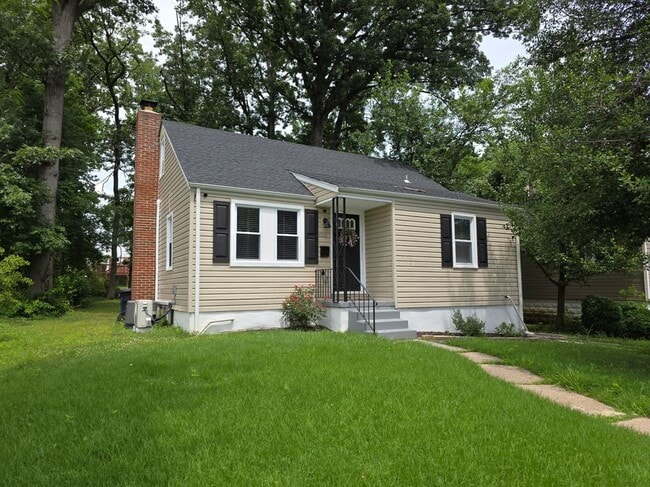 Primary Photo - 3302 Orlando Ave