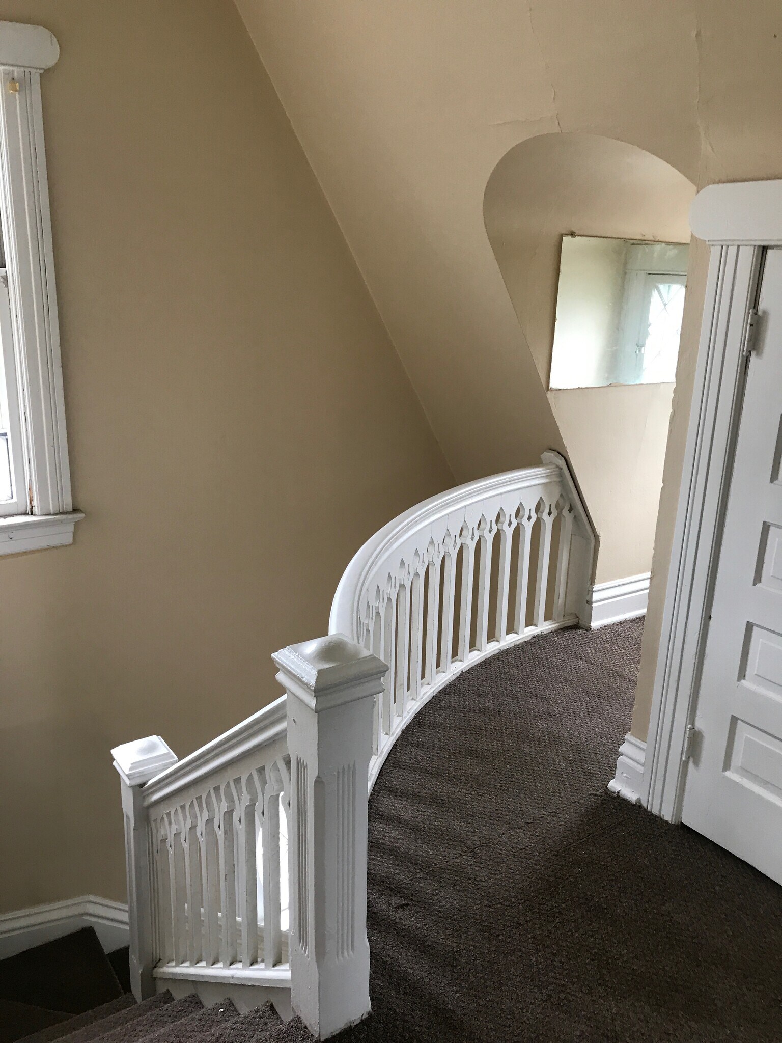 Building Photo - 114 W Taber St