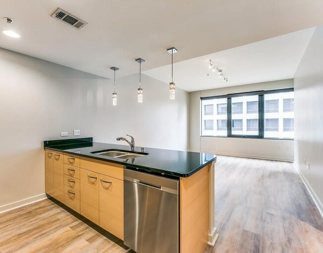 Building Photo - 1200 Main St