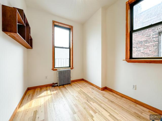 Building Photo - 2 bedroom in Brooklyn NY 11222