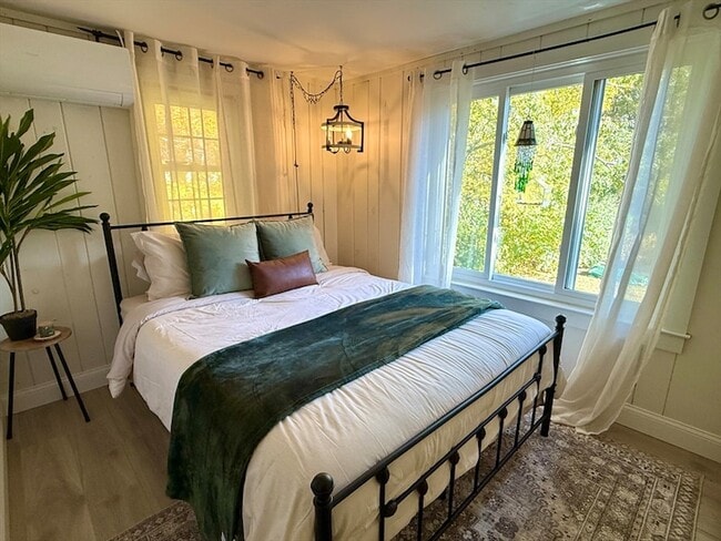 Building Photo - 28 Swan Lake Rd