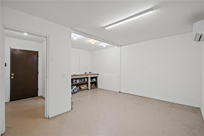 Building Photo - 3521 W Stillwood Ln