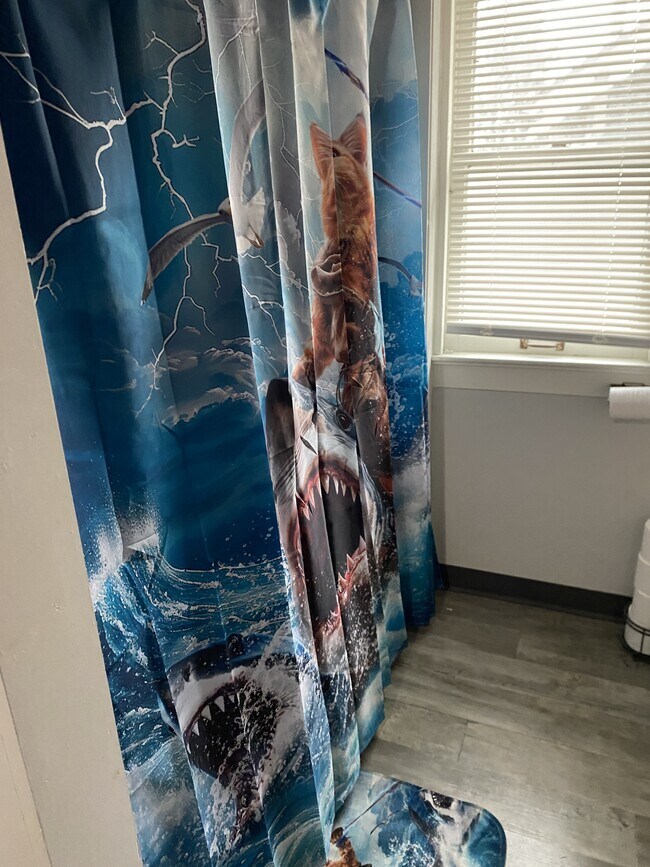 Building Photo - 87 E 15th St