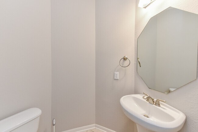 Building Photo - 21822 Mystic Point Ct