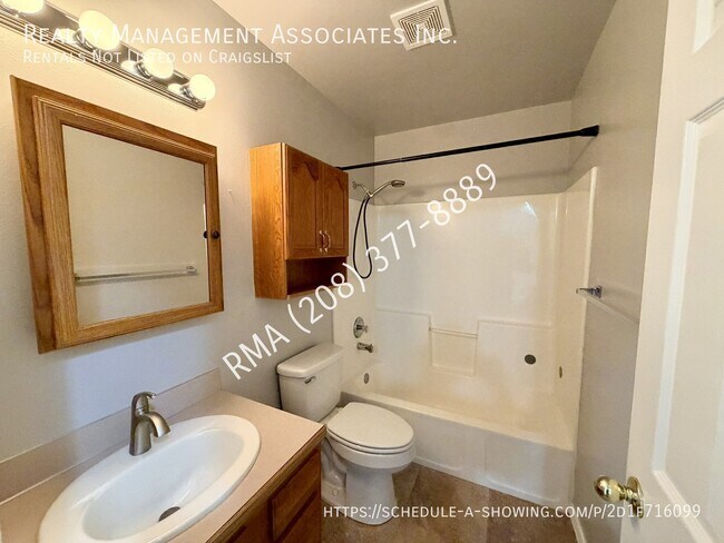 Building Photo - 1442 W Hayfield Ct