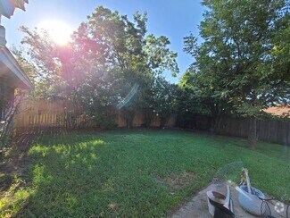 Building Photo - 4 bed 2 baths Coming soon!