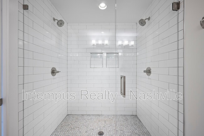 Building Photo - 962 9th Ave S