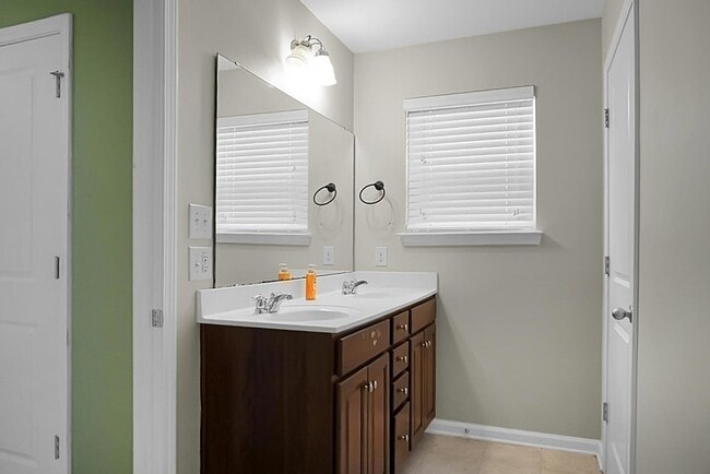 Building Photo - 243 Oglethorpe Cir