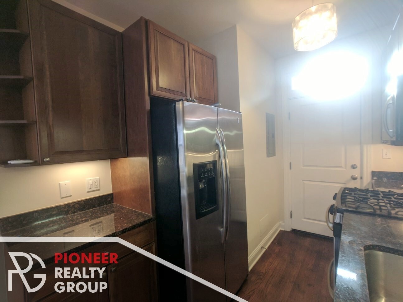 Building Photo - 736 W Addison St