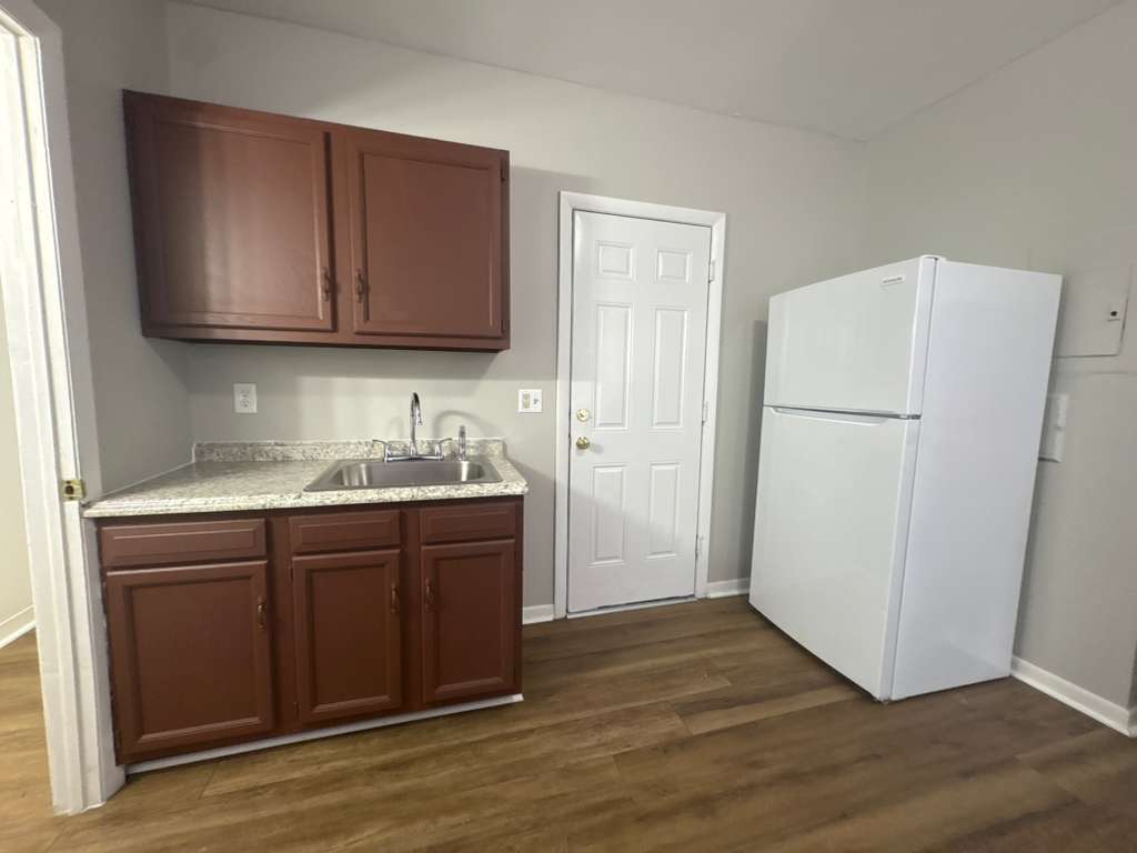 Building Photo - 886 Dixwell Ave