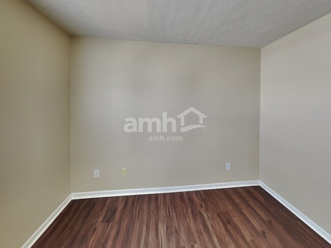 Building Photo - 4365 Chanterelle Dr