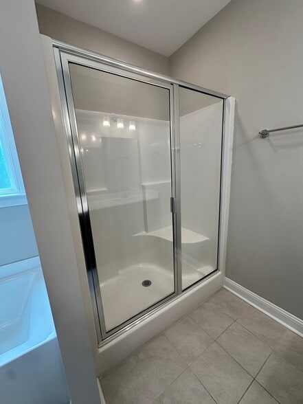 Building Photo - 686 Oyster Dr
