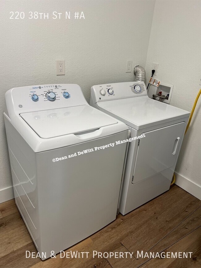 Building Photo - 220 38th St N