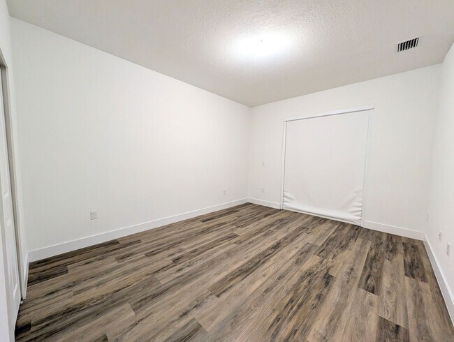 Building Photo - Spacious 3 Bedroom / 3.5 Bathroom Townhome for Rent – Miami