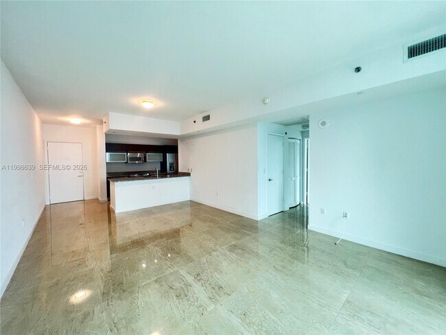 Building Photo - 950 Brickell Bay Dr