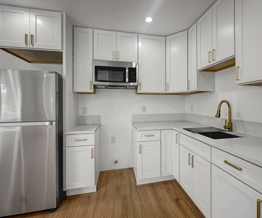 Building Photo - 1814 S Longwood Ave