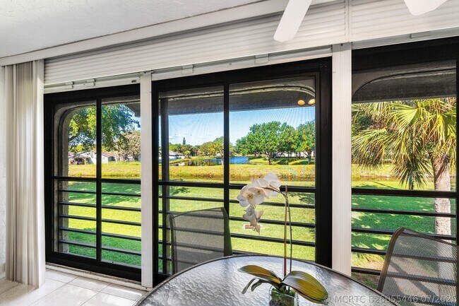 Building Photo - 10137 Mangrove Dr